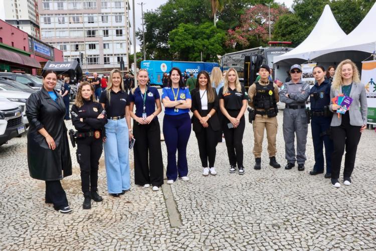 Forças de segurança participam do evento Mulheres em Ação, em Curitiba