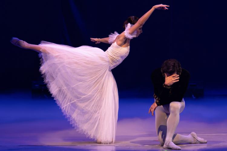 Teatro Guaíra recebe o ballet clássico "Giselle", com participação de Ana Botafogo