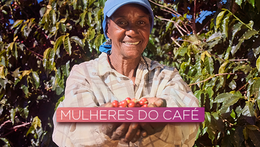 Mulheres do Café é um projeto do Governo do Estado, por meio do Instituto de Desenvolvimento Rural do Paraná (IDR-PR). Com ele, mulheres estão melhorando a vida de suas famílias e sendo reconhecidas internacionalmente com seus cafés especiais.