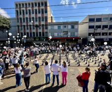 Caminhada reúne milhares pessoas no Dia Estadual de Combate ao Feminicídio, em Guarapuava