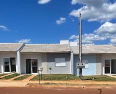 Mais 42 famílias de Campo Mourão recebem as chaves da casa própria com a ajuda do Governo do Estado