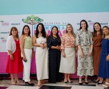 Luciana Saito Massa apresenta programas estaduais às primeiras-damas municipais