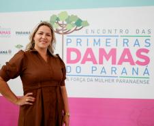 Luciana Saito Massa apresenta programas estaduais às primeiras-damas municipais