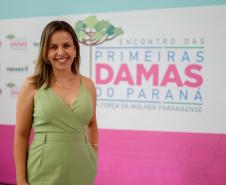Luciana Saito Massa apresenta programas estaduais às primeiras-damas municipais