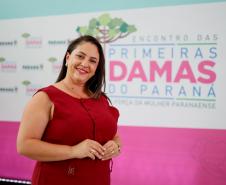 Luciana Saito Massa apresenta programas estaduais às primeiras-damas municipais