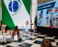 Luciana Saito Massa apresenta programas estaduais às primeiras-damas municipais