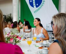 Luciana Saito Massa apresenta programas estaduais às primeiras-damas municipais