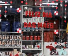 Dia das Mães: Procon-PR dá dicas para não ter surpresas na compras de presentes