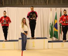 Estrela da ginástica rítmica, Babi leva 6 mil pessoas ao Campeonato Paranaense