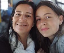 Dia das Mães no Ganhando o Mundo: orgulhosos, alunos e familiares celebrarão à distância