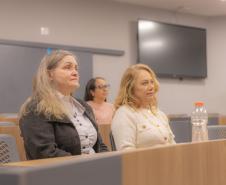 UEPG recebe terceira cientista ucraniana para desenvolvimento de pesquisas na poesia