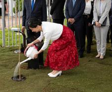 Princesa Kako de Akishino exalta memória dos imigrantes japoneses em visita a Maringá
