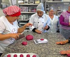 Alimentação saudável: Governo capacita 2 mil merendeiras da rede estadual de ensino