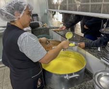 Do curso à prática: merendeiras do Paraná levam novas técnicas e receitas para as escolas