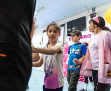 Alunos da educação especial da rede estadual participam de evento sobre o Outubro Rosa