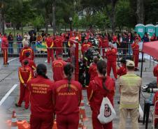 Técnica, coragem e confraternização: competição reúne bombeiras de todo o país