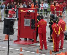 Técnica, coragem e confraternização: competição reúne bombeiras de todo o país