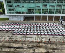 Paraná entrega 40 ônibus e 82 carros para reforçar cuidado às mulheres e pessoas idosas