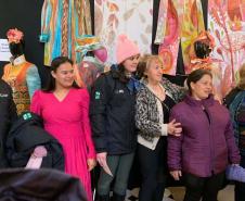 Sericicultoras do Paraná são destaque em três dias de imersão na Feira Silk in Lyon, na França