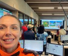 Bombeira conclui curso no Chile e projeta avanços na prevenção de incêndios florestais no Paraná