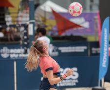 Torneio Elas por Elas leva protagonismo feminino ao futevôlei nas areias de Caiobá