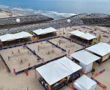 Torneio Elas por Elas leva protagonismo feminino ao futevôlei nas areias de Caiobá