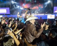 Roberta Miranda e Raça Negra transformam Pontal do Paraná em palco de grandes emoções