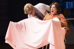 Claudia Raia volta ao palco do Guairão com a peça “Cenas da Menopausa”