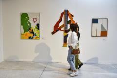 Pesquisadora portuguesa fala sobre representatividade de mulheres artistas no MAC-PR