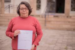 Aluna de 66 anos aprovada no TCC na UEPG viraliza nas redes e vira hit nos Campos Gerais