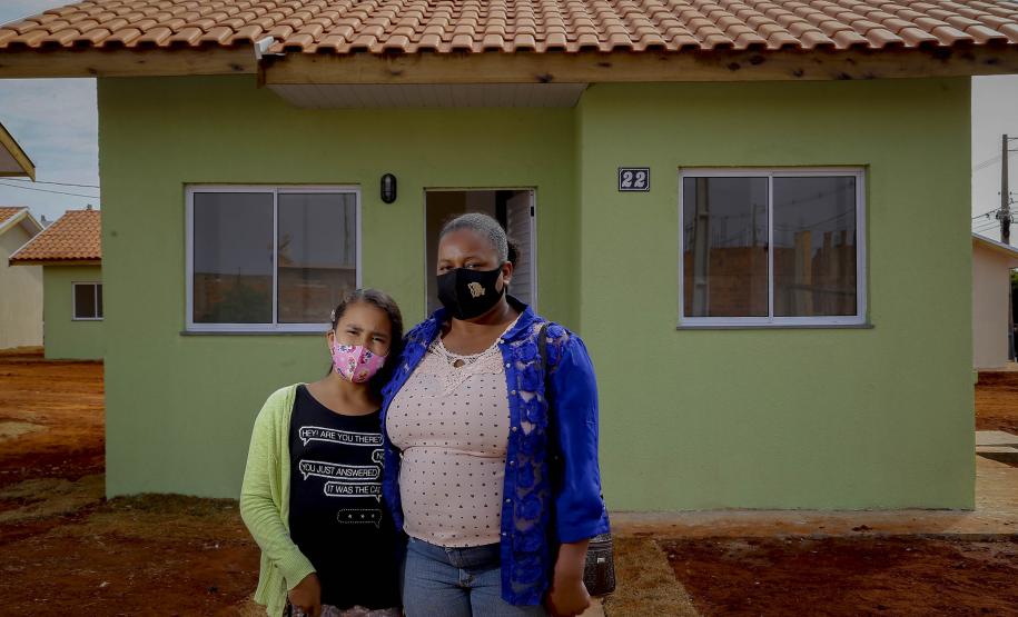 Paraná prioriza mulheres em projetos habitacionais