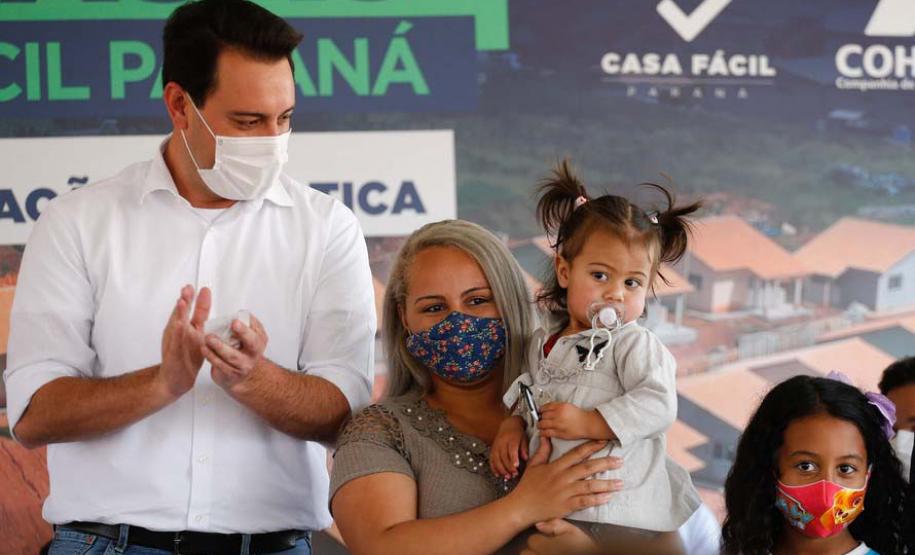 Paraná prioriza mulheres em projetos habitacionais