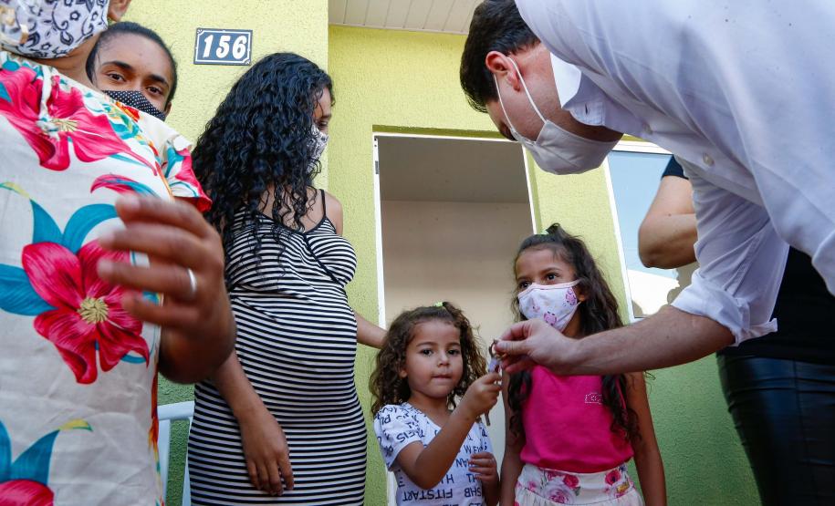 Paraná prioriza mulheres em projetos habitacionais