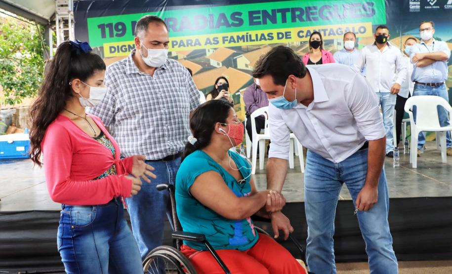 Paraná prioriza mulheres em projetos habitacionais