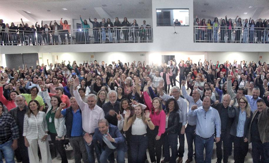Em encontro de mulheres em Ivaiporã, Estado apresenta ações voltadas às famílias do campo