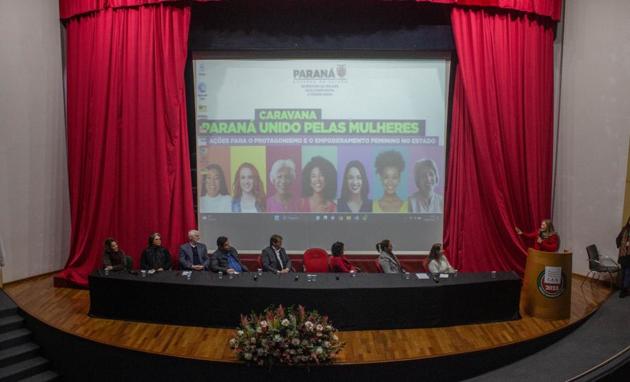 Governo leva Caravana Paraná Unido Pelas Mulheres às regiões Oeste e Sudoeste