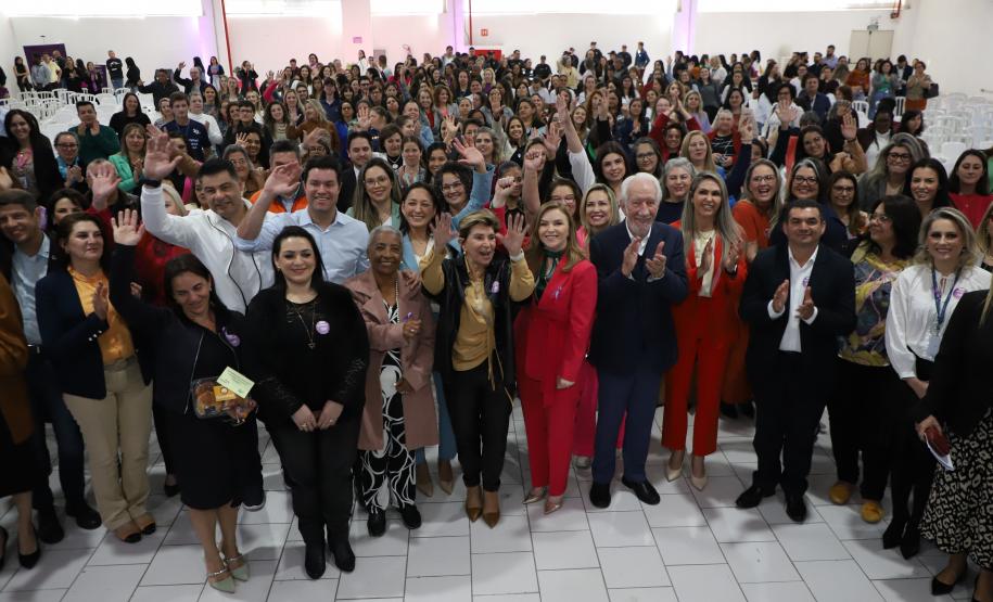 Caravana Paraná Unido Pelas Mulheres contou com grande adesão em todo o Estado
