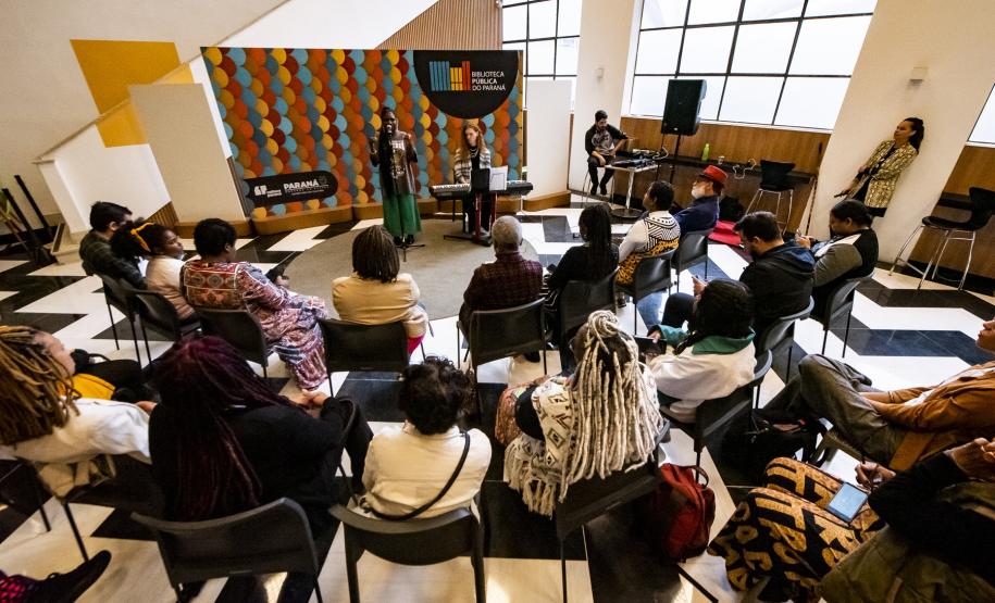 Biblioteca Pública do Paraná inaugura Estante Afro – Maria Águeda com mais de 500 livros