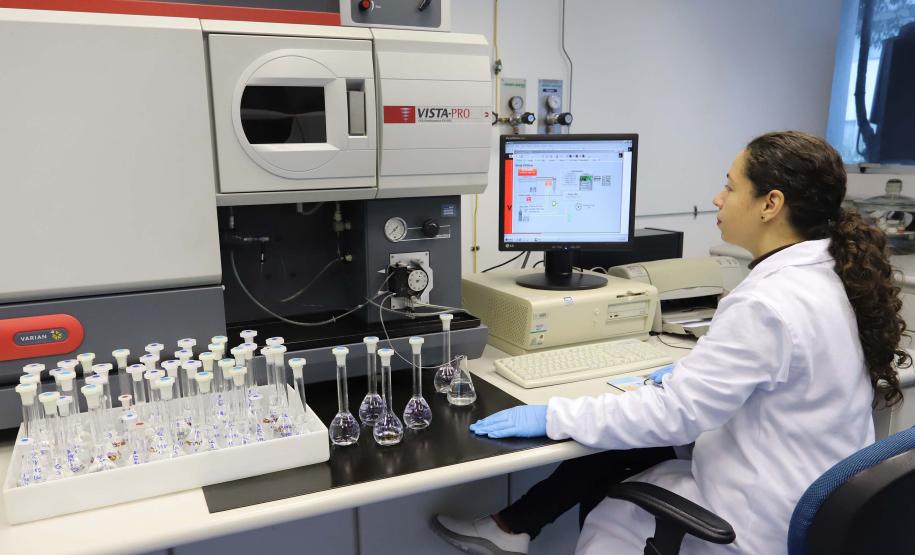 TECPAR - Laboratório de Espectometria - N/F: análise de metais e elementos químicos. Curitiba, 02-09-19.