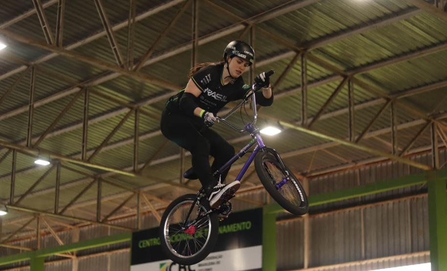Bolsista Geração Olímpica e Paralímpica vence campeonato internacional de BMX Freestyle - O grande destaque da competição ficou para a atleta paranaense de Marechal Cândido Rondon, Eduarda Bordignon, três vezes bolsista do programa de incentivo do estado, Geração Olímpica e Paralímpica. Duda foi a campeã feminina da competição e é uma das promessas para integrar a seleção brasileira de BMX Freestyle nas olimpíadas no próximo ano.