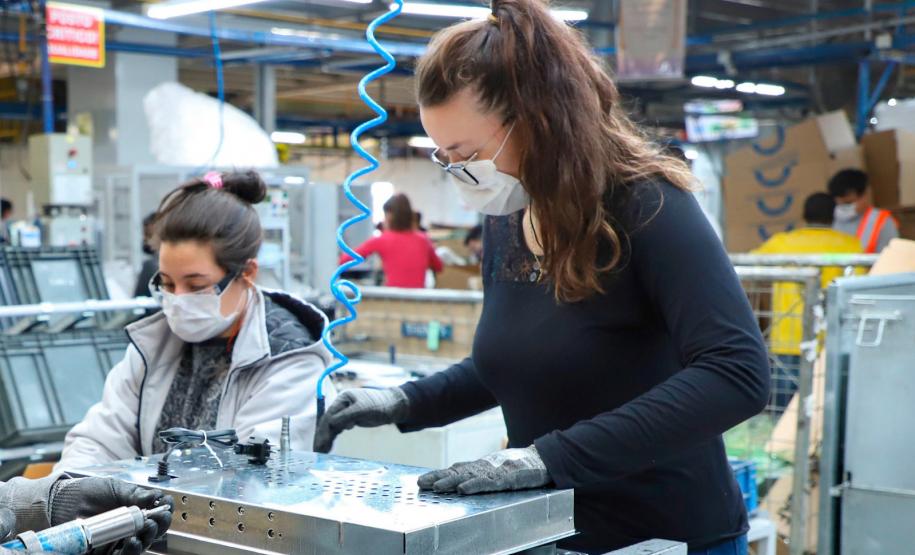 Paraná colocou 39,1 mil mulheres no mercado de trabalho desde o início do ano