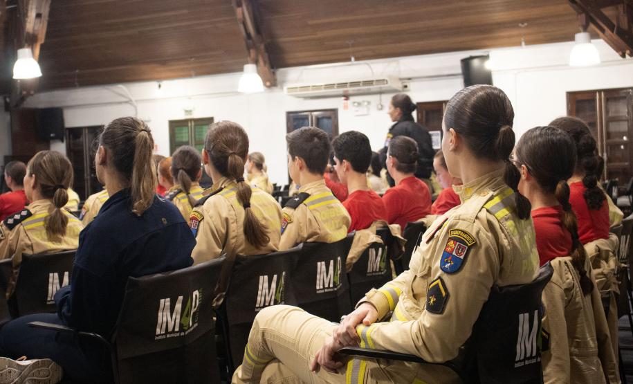Encontro estadual de bombeiras discute atuação das mulheres nas forças de segurança