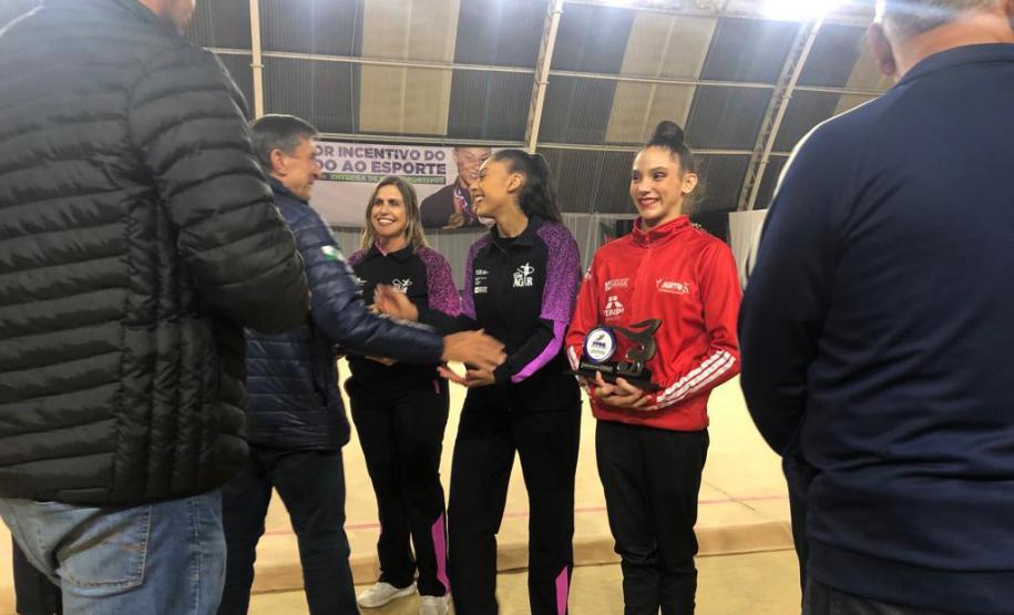 Bárbara Domingos é ouro na ginástica rítmica em Santiago; Maria Eduarda é bronze