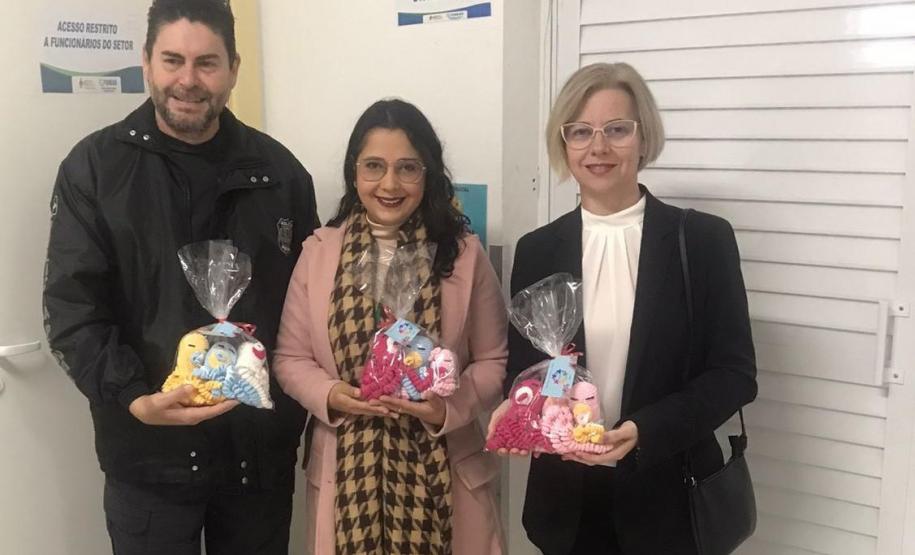 Crianças em UTI recebem artesanato em crochê feito por mulheres privadas de liberdade