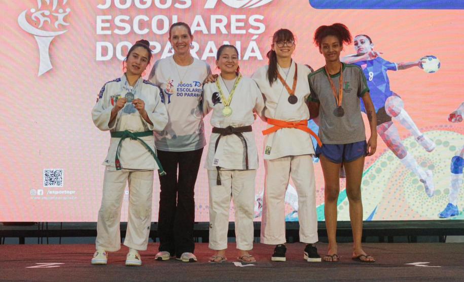 Meninas vencem em quatro modalidades nos Jogos Escolares do Paraná e seguem para competição nacional