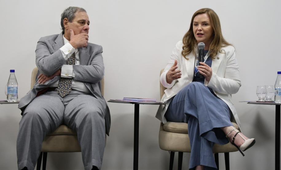 Ações do Paraná para conter violência à mulher são destaque em seminário nacional