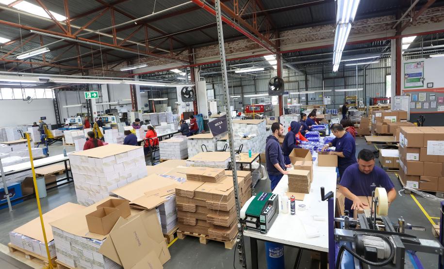 Com 2,66 milhões, Paraná atinge o maior número de mulheres com emprego fixo da história