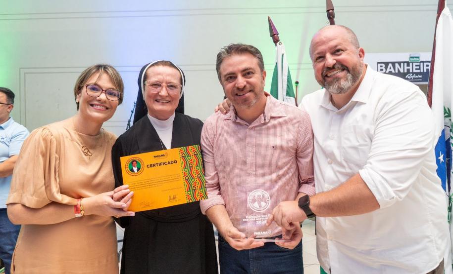 Equidade racial: 23 escolas recebem o Selo ERER Enedina Alves Marques do Governo