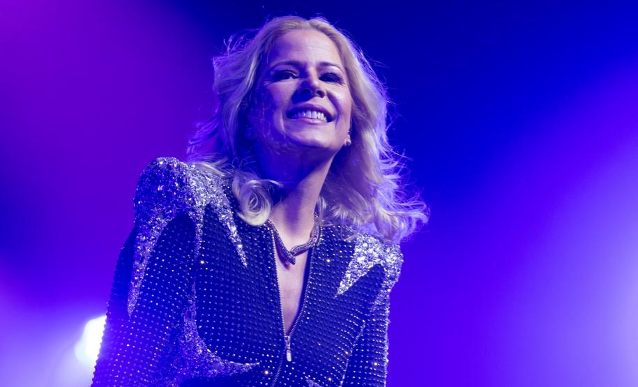 Paula Toller celebra 40 anos de carreira no Guairão sábado (26)