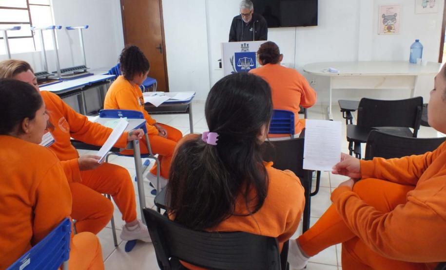 Mulheres em fase final de pena recebem apoio para recomeçar a vida fora do cárcere no Paraná